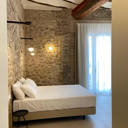 Tanins Boutique Hotel